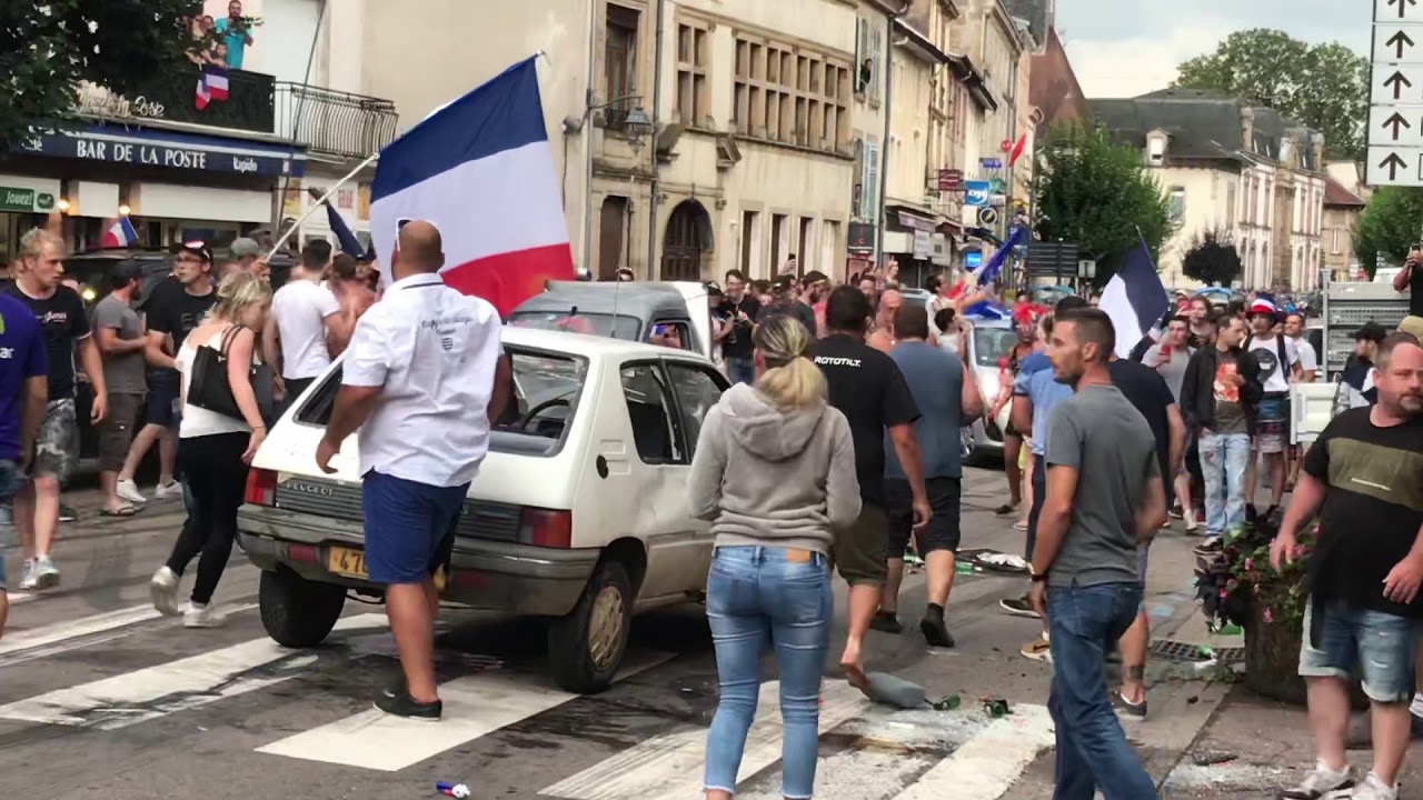 Victoire France coupe du monde football 2018 - Rambervillers (88) - retournage de véhicule
