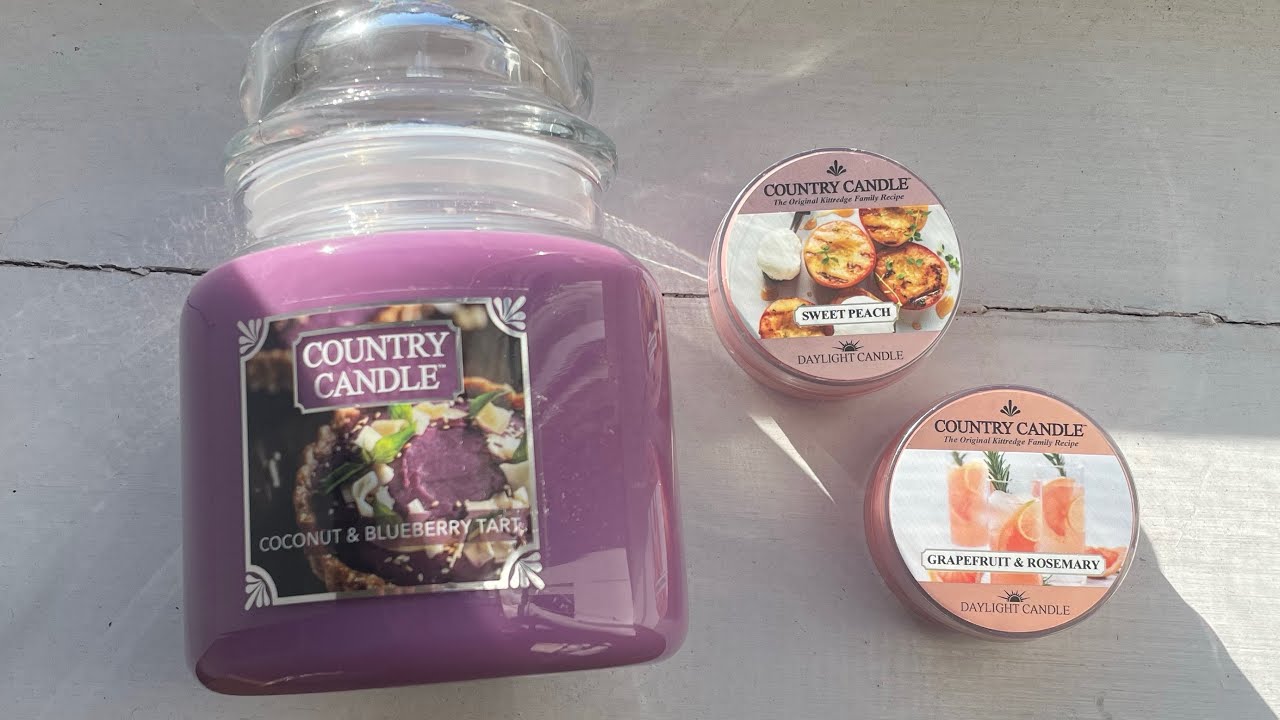 Kringle Coconut & Blueberry Tart 🫐 with 2 spring 2023 candle first impressions