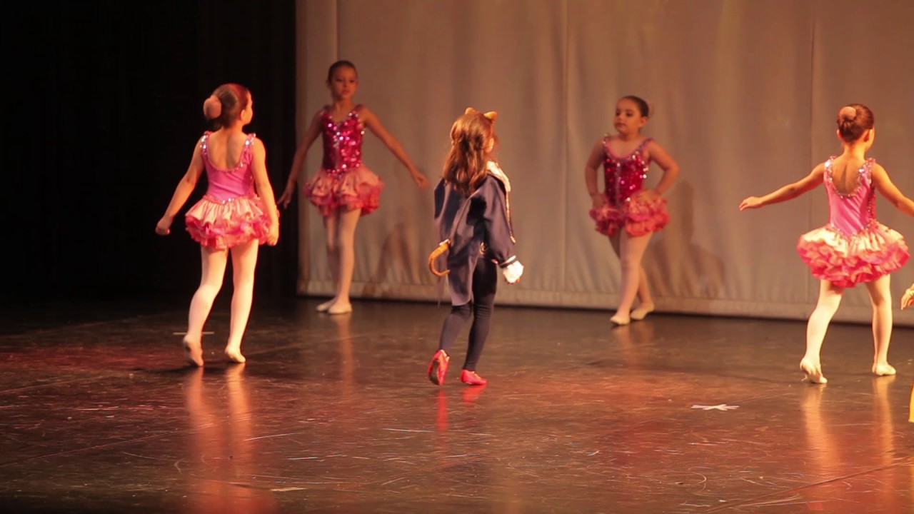 10ª Coreografia: A BELA E A FERA