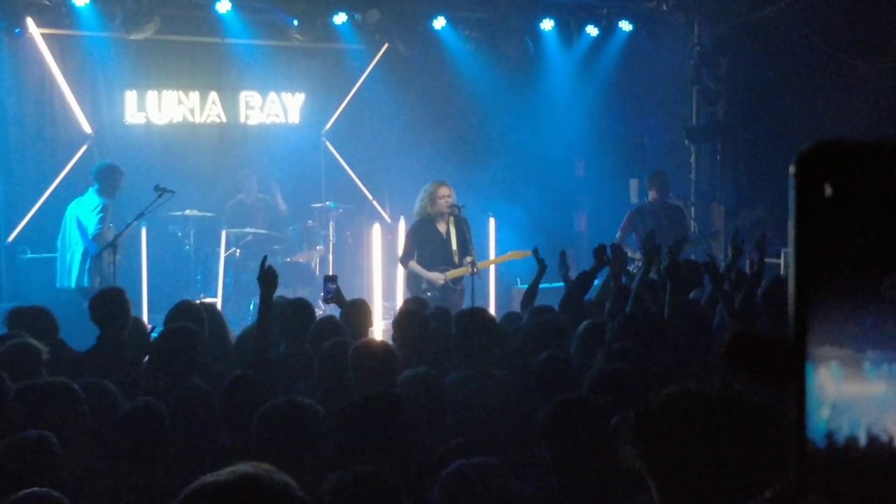 Luna Bay - Hometown (live at Scala)