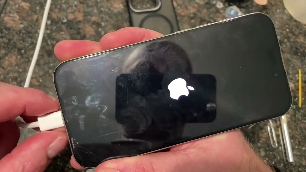 Как починить неплотно прилегающий разъем USB-C &mdash; не заряжается &mdash; iPhone 14, 15, 16, 17 и iPad &mdash; р...