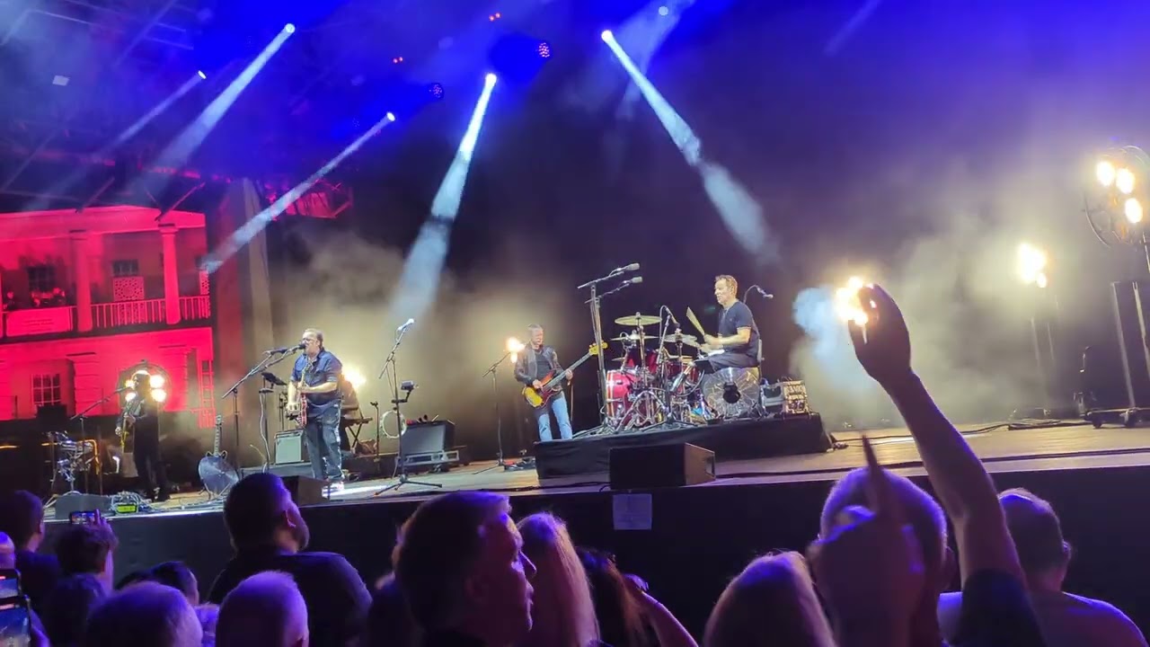 Doves pounding at The Piece Hall Halifax 23/8/25