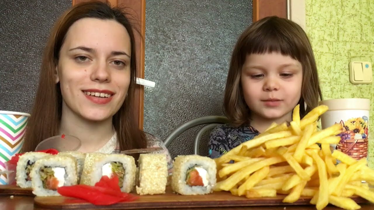 Мукбанг Суши роллы