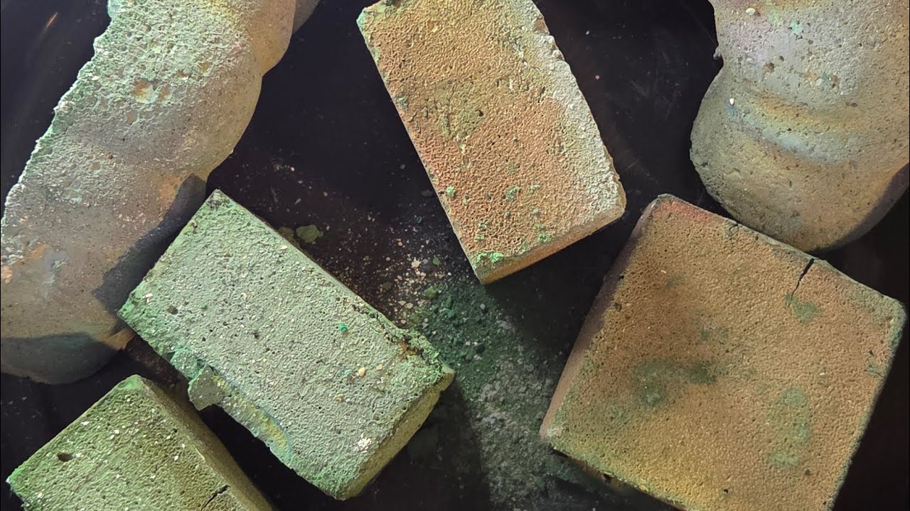 I despise hard chalk 😒 | ASMR Gym Chalk | Guess someone will enjoy this crush