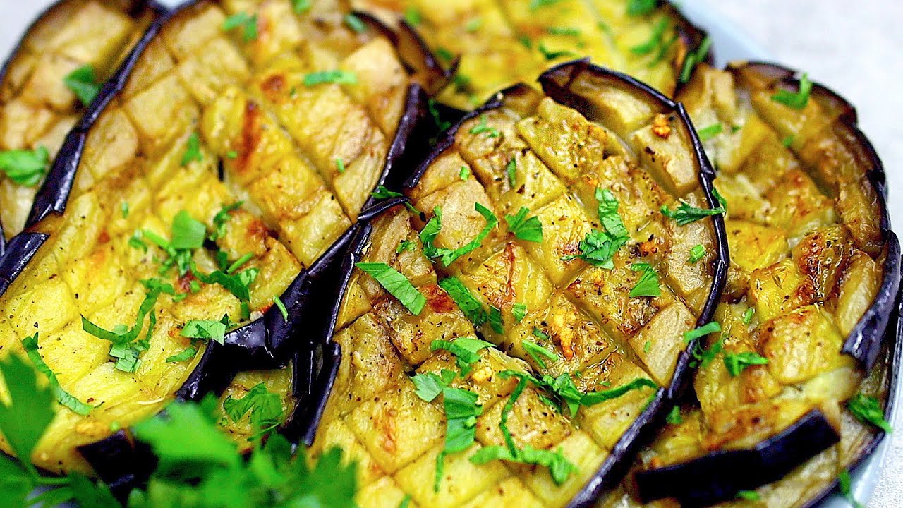 Ein sehr einfaches und leckeres Rezept für gebackene Auberginen im Ofen!