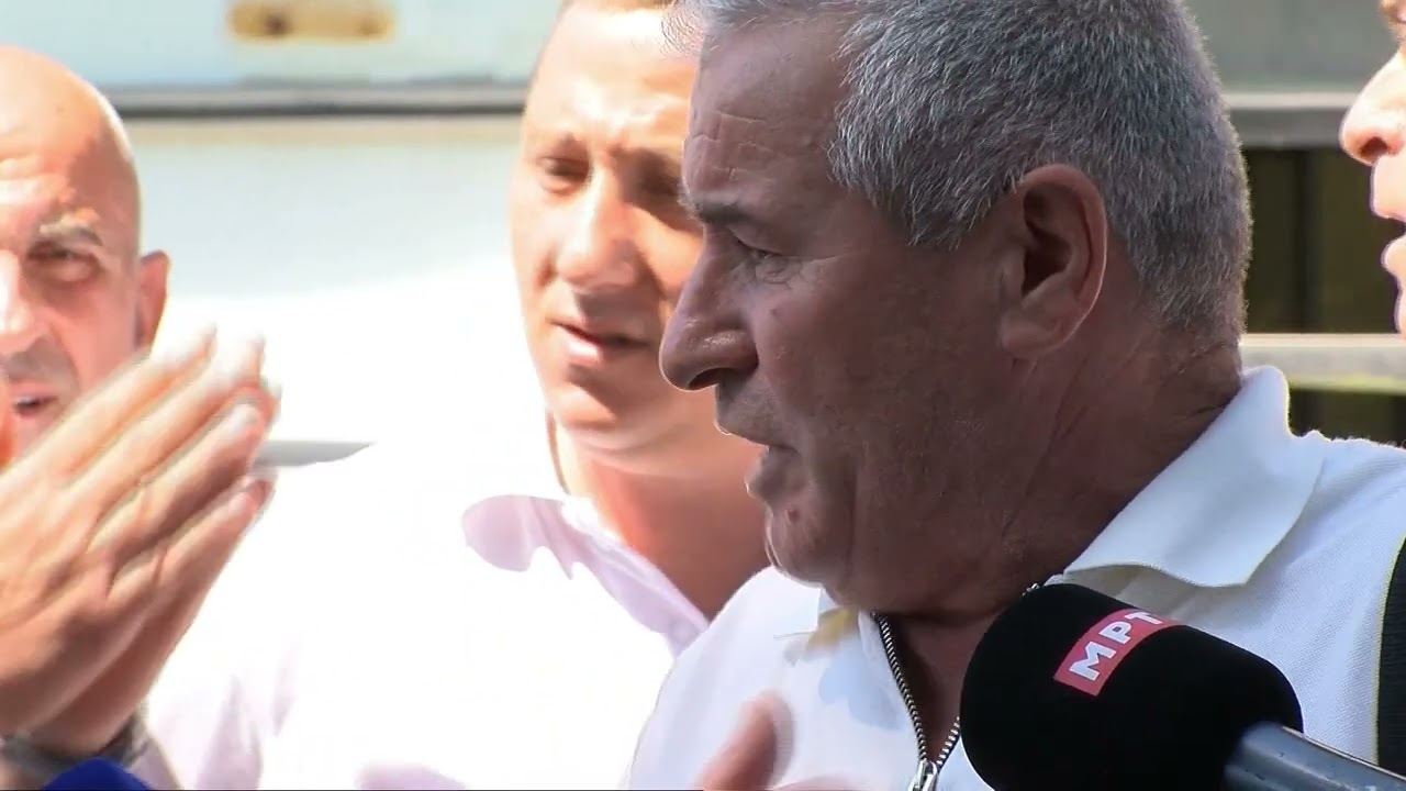 Хаос пред ЈСП: Директорот и синдикатите се караа кој е виновен што автобус вчера удри во жардиниера