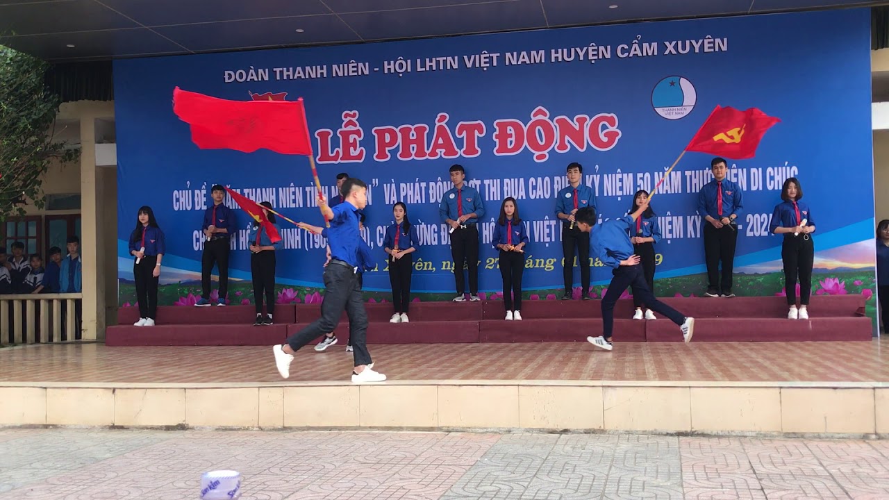 Đoàn trường THPT Cẩm Bình Thanh niên Việt Nam tiến bước