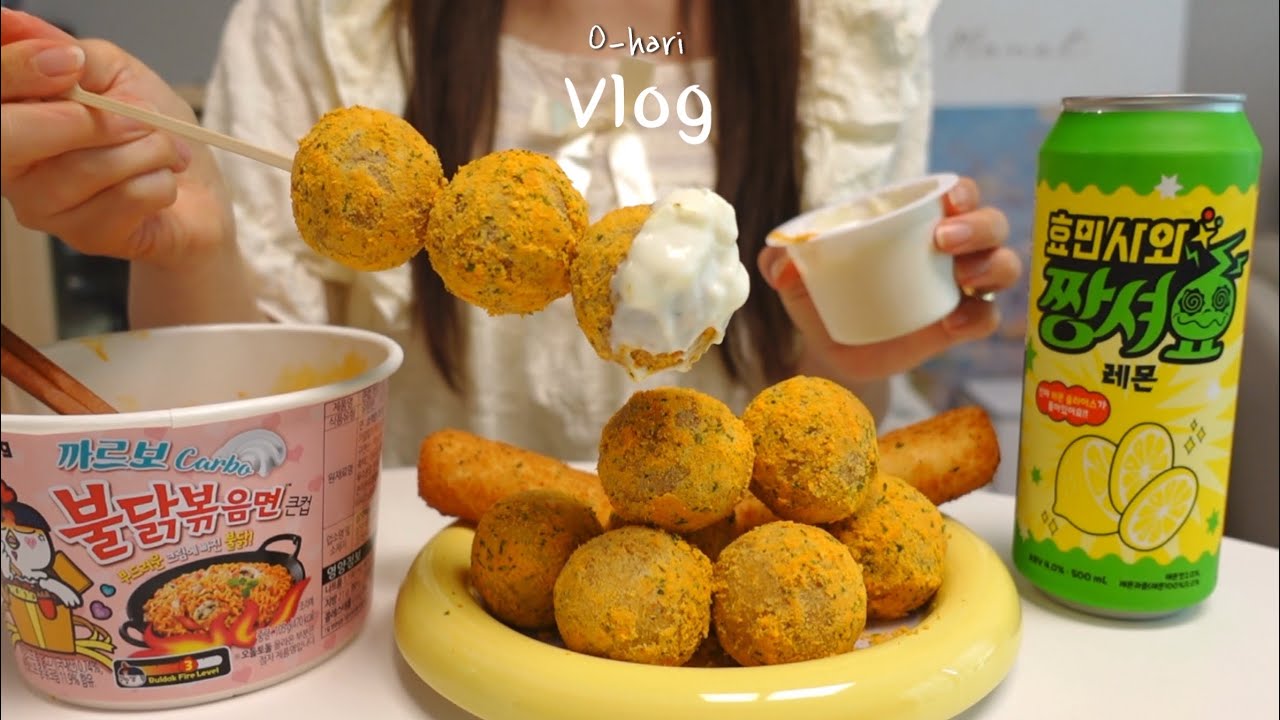Рамен «Карбо Булдак» с сырными шариками «Ббуринкл».What I Eat in a Week in Korea