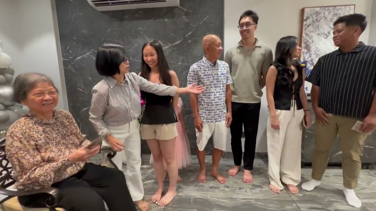 Tiệc sinh nhật mẹ 2025