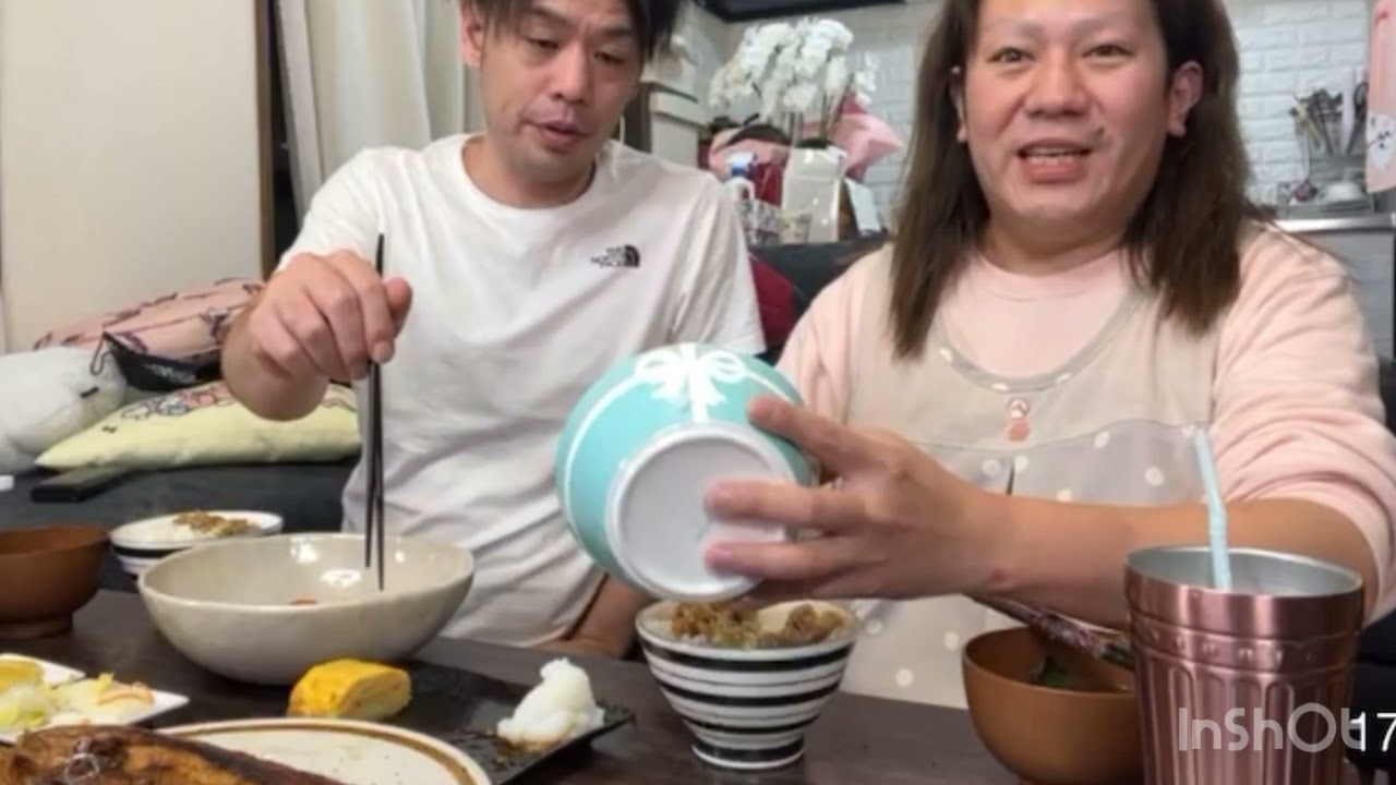 熟年夫婦(仮)の食事風景をご覧ください。癖になりますよ。