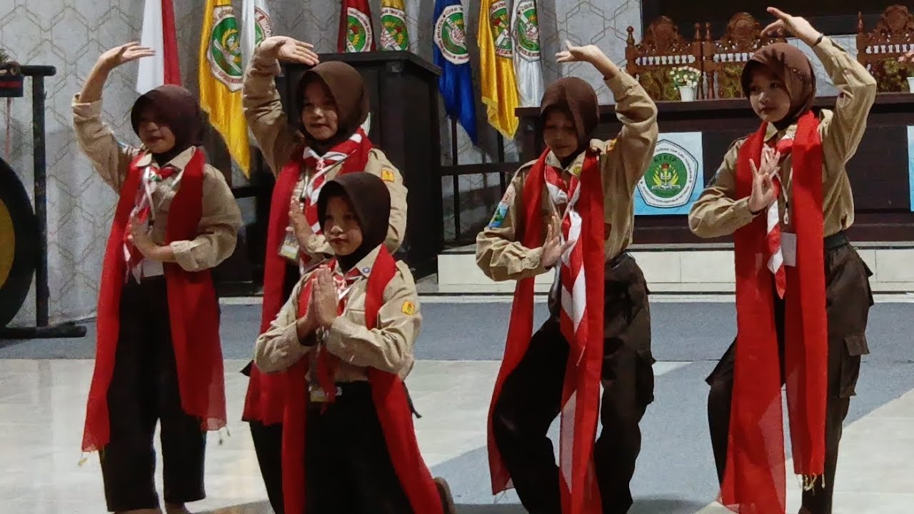Dokumentasi Pentas Seni // Persari STKIP PGRI Trenggalek #sdn1ngares 