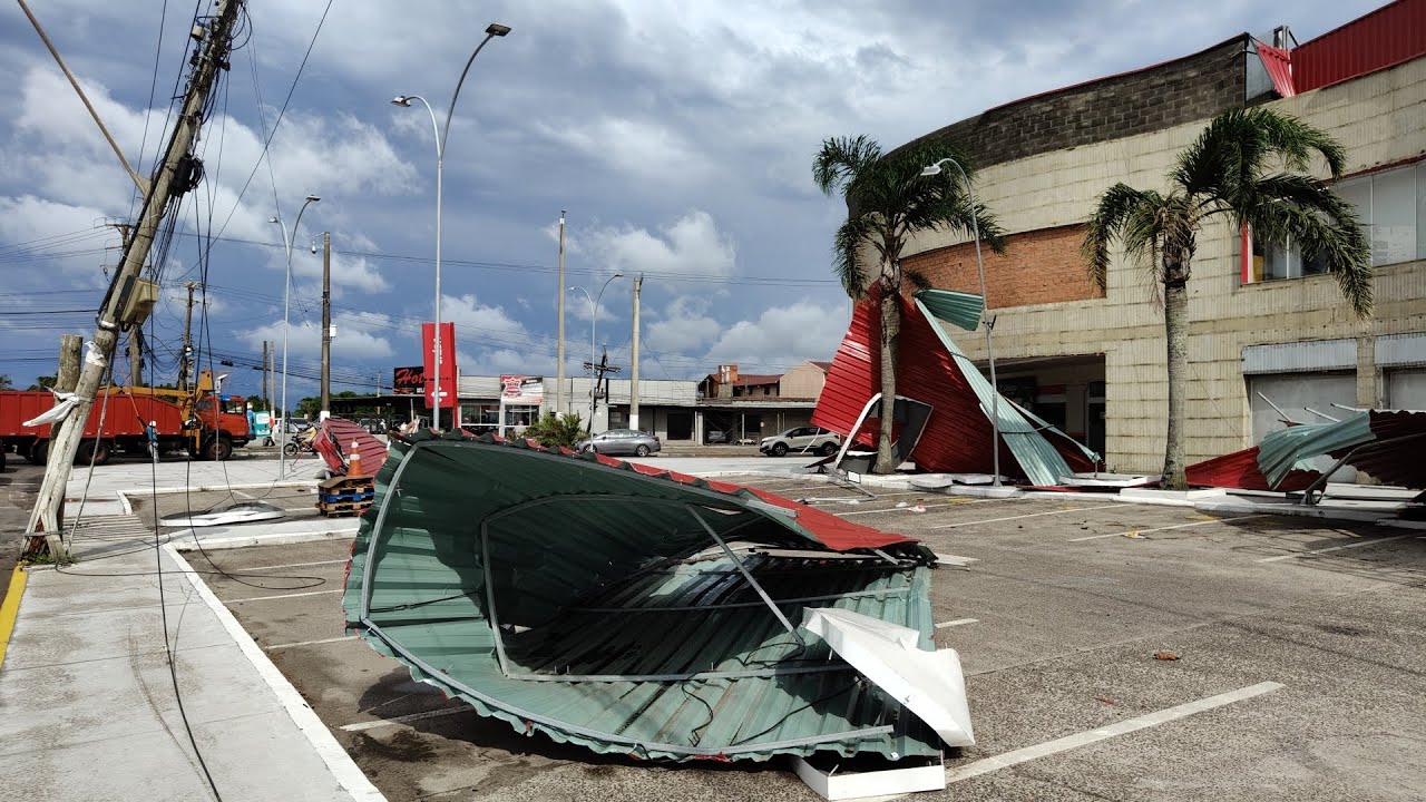 Imbé, RS. Destruição e avarias causadas pelo temporal, noite de 16-02-25. 