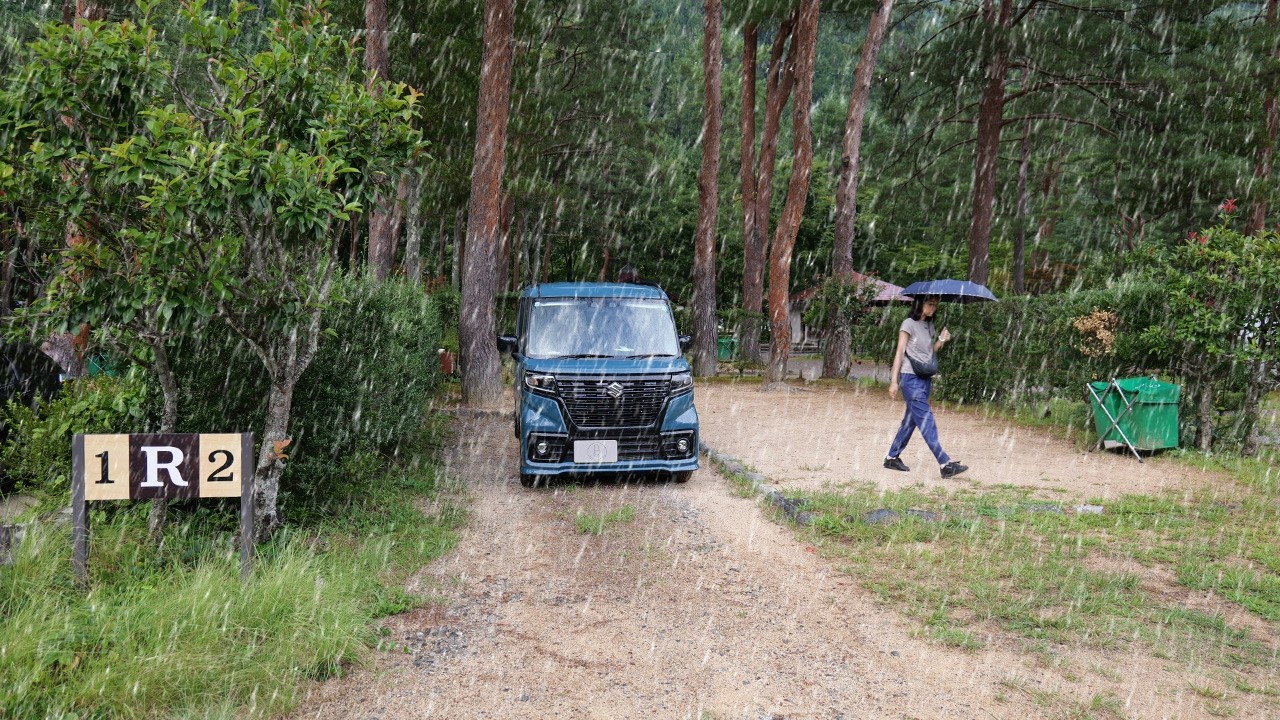 雨のキャンプ場で車中泊！夜は地元食材で焼肉を楽しむ岐阜の旅。