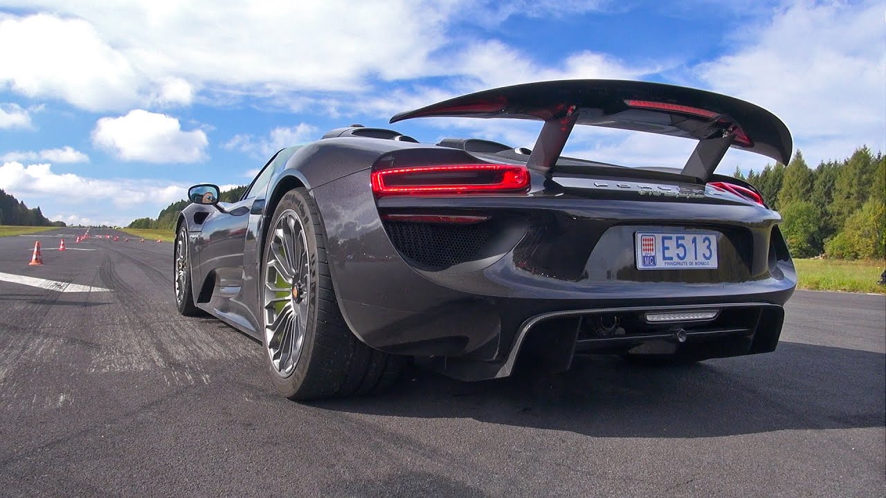 Porsche 918 Spyder - Launch Control, Revs, Drag Racing, Donuts & More!