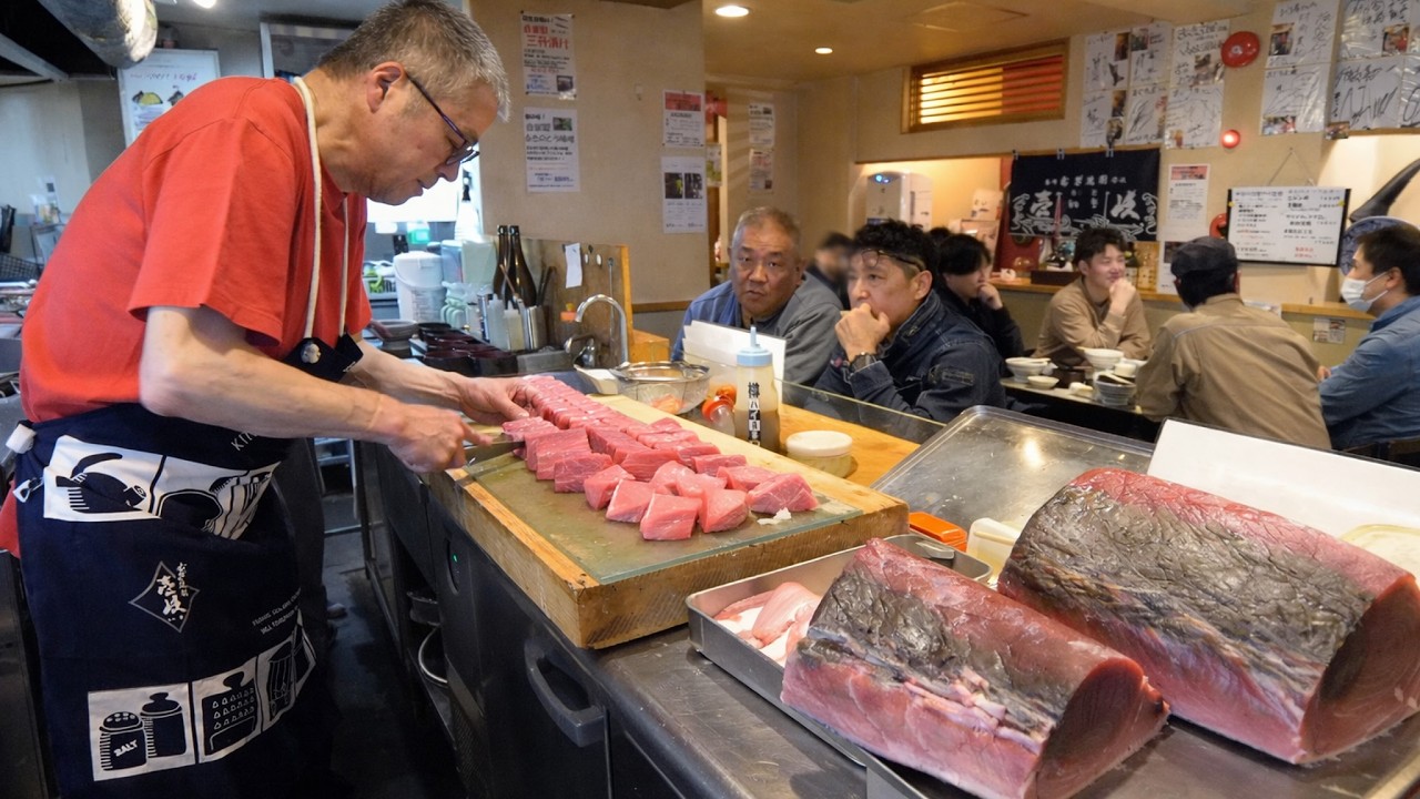１日２０時間働く鉄人店主！深夜営業で約300人の客を捌く北海道食堂