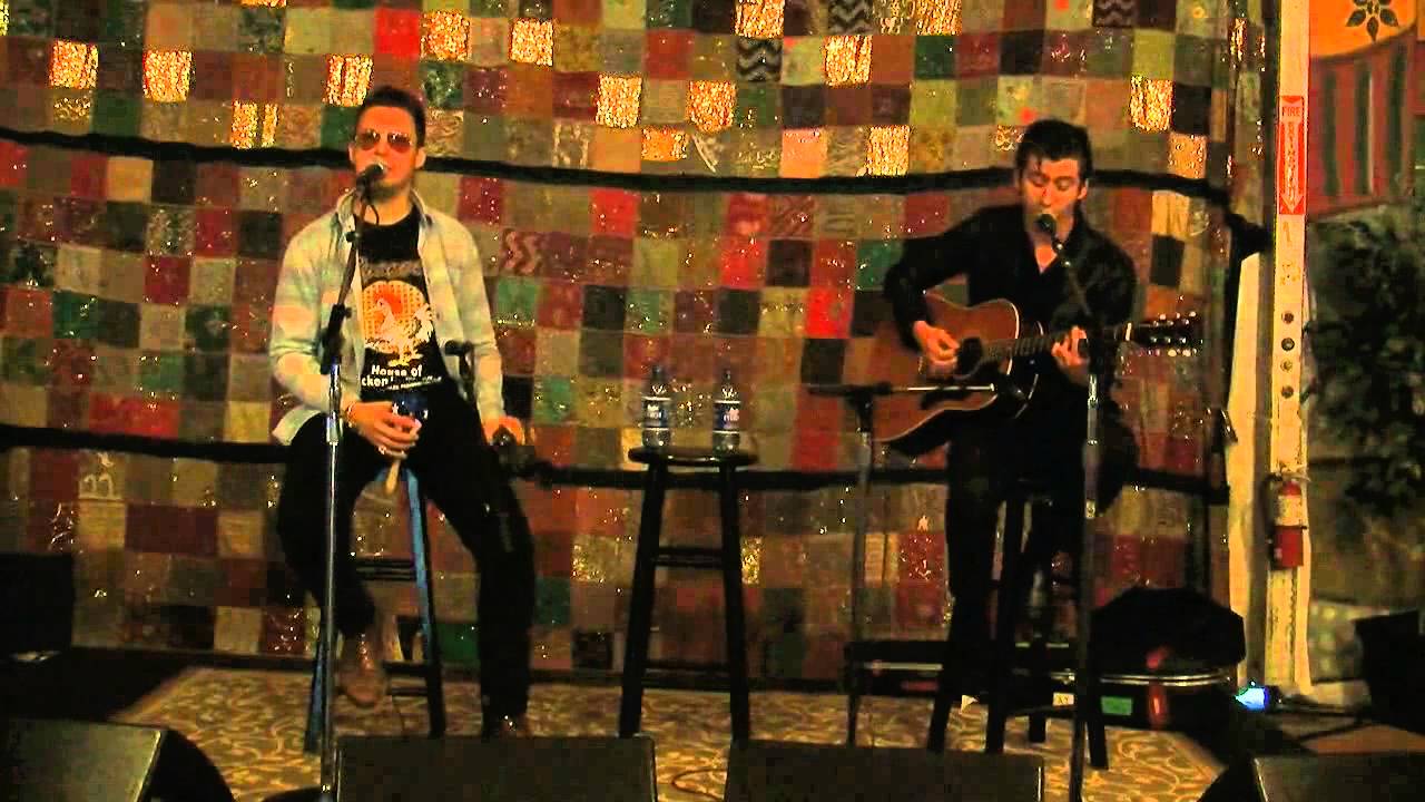 Arctic Monkeys - Snap Out of It (acoustic on 94.5 The Buzz 2014)