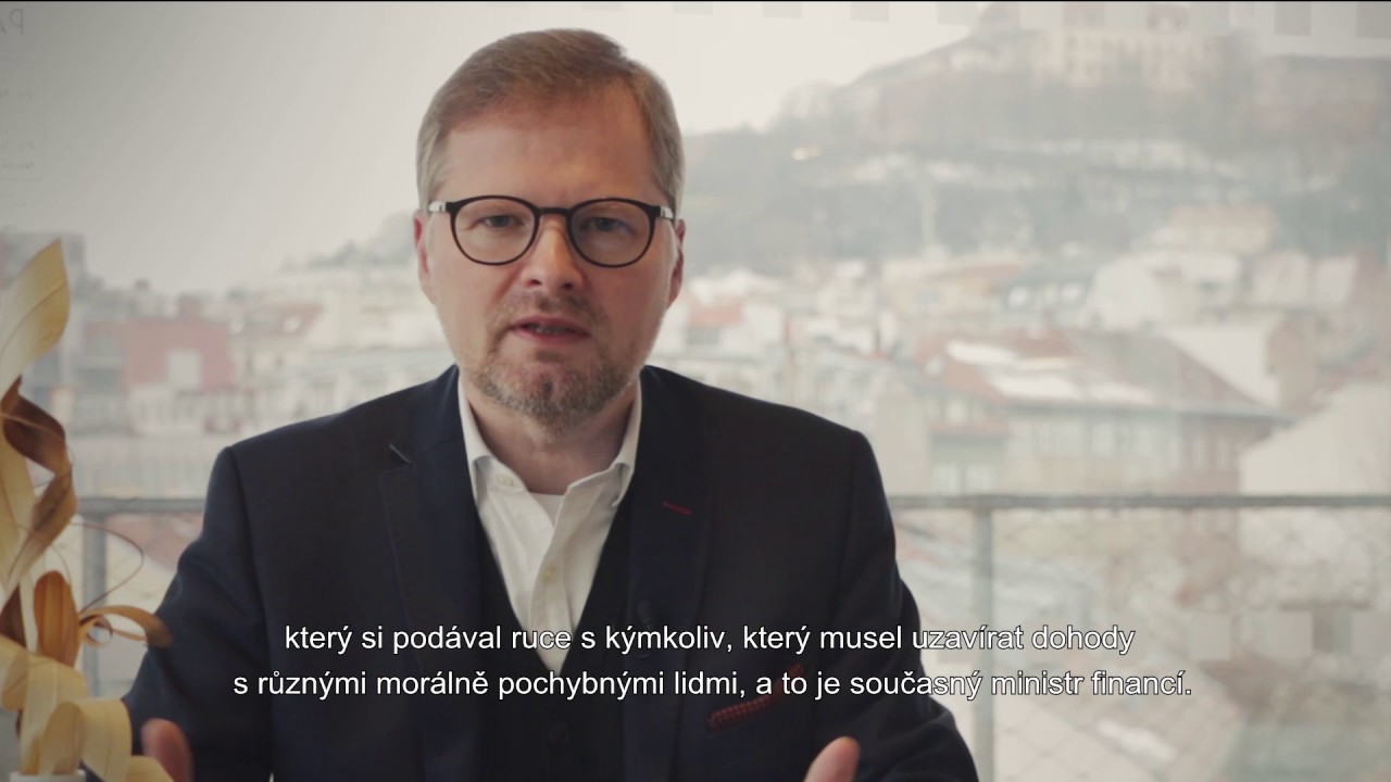 Petr Fiala: Premi&eacute;r m&aacute; m&iacute;sto sil&aacute;ck&yacute;ch tweetů jednat