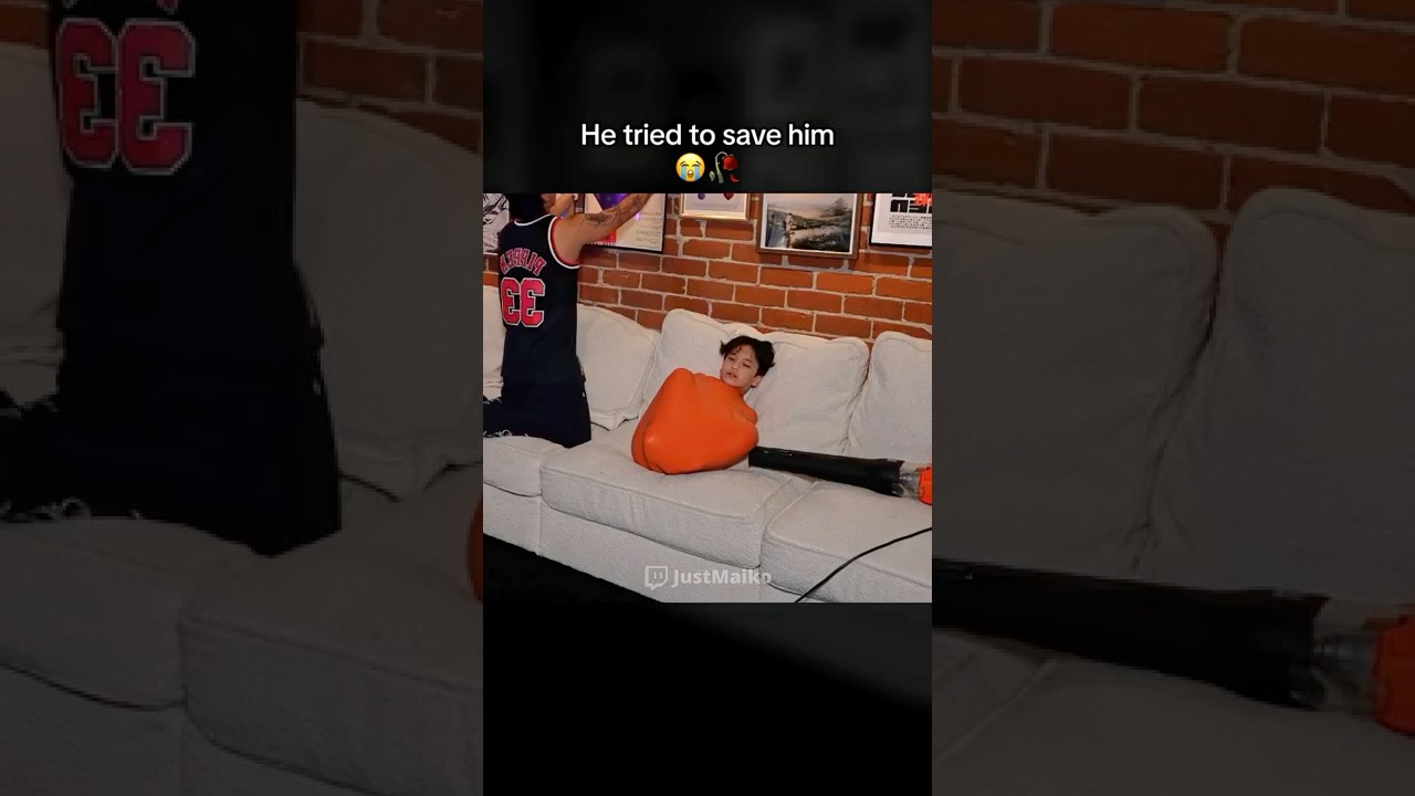 He tried to save his brother 😭🥀#justmaiko #twitchclips #funny