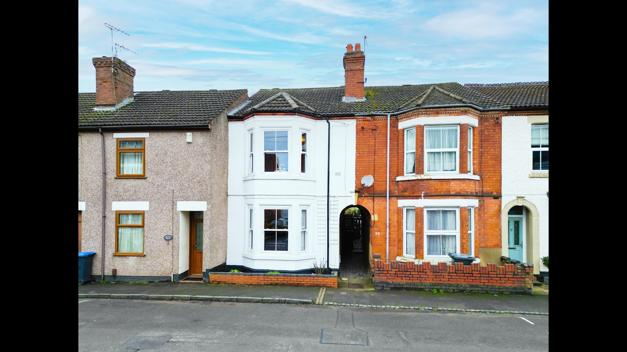 🚨 Just Listed In Rugby! 👀 Beautiful Three-Bedroom Victorian Townhouse 🏡 Offers Over £300,000 💷