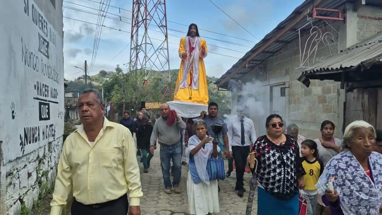 Angela Antonio olintla Puebla fiesta del padre Jesús saliendo de la iglesia 25/01/25