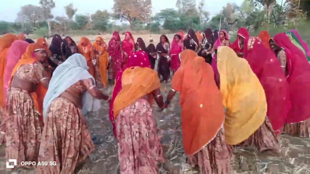 दशा माता पूजन के दौरान महिलाओं ने अपना शानदार नृत्य किया