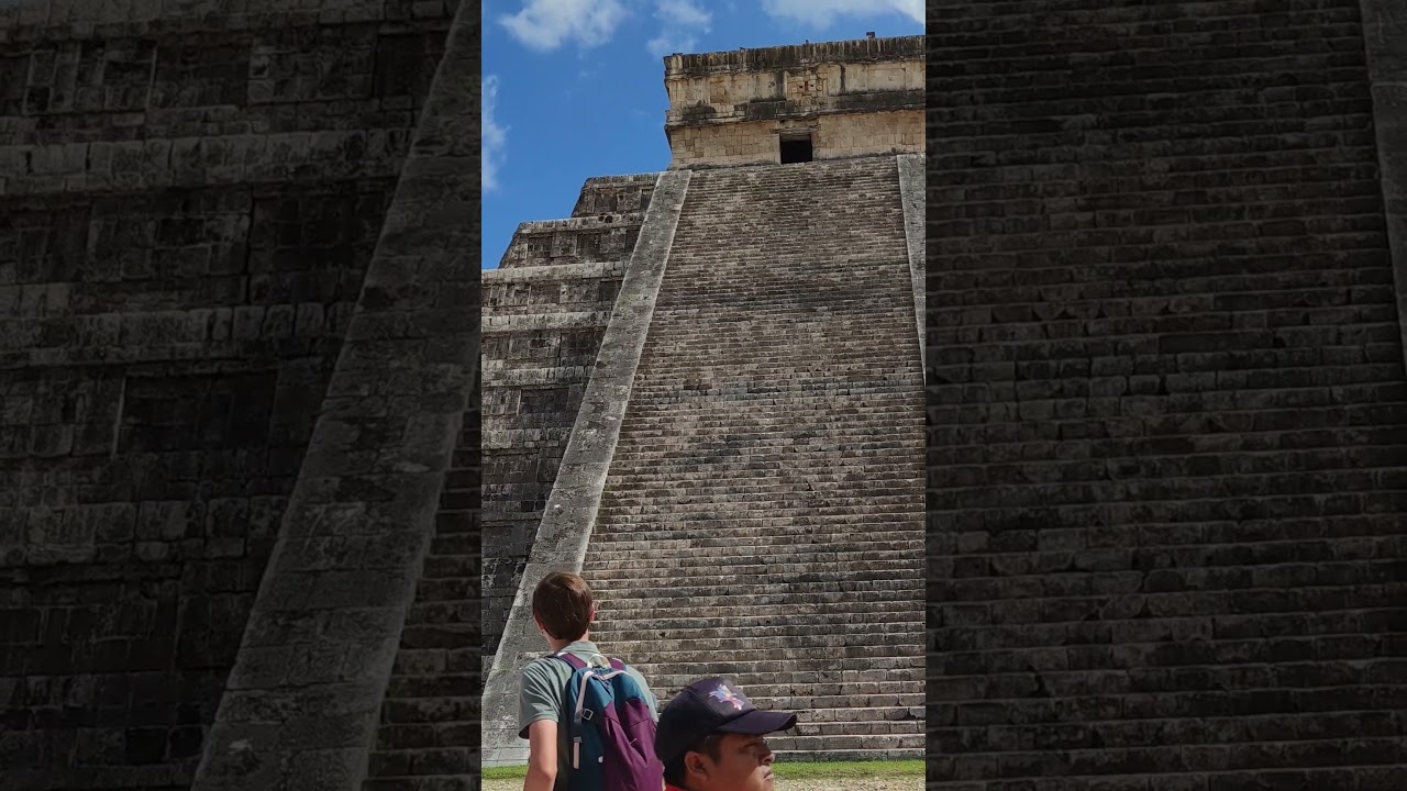 Clapping at Chichen Itza 