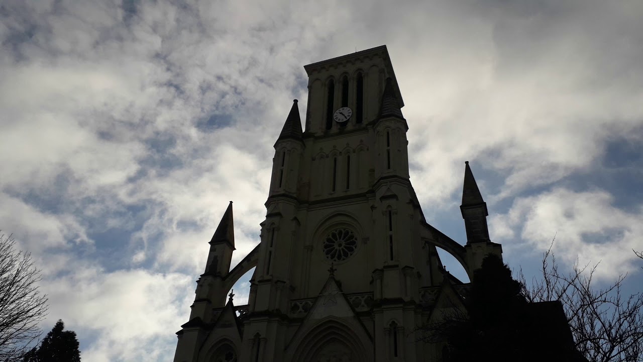 Cloches de l'église N-D-de-la-Légion-d'Honneur de Longué (49)