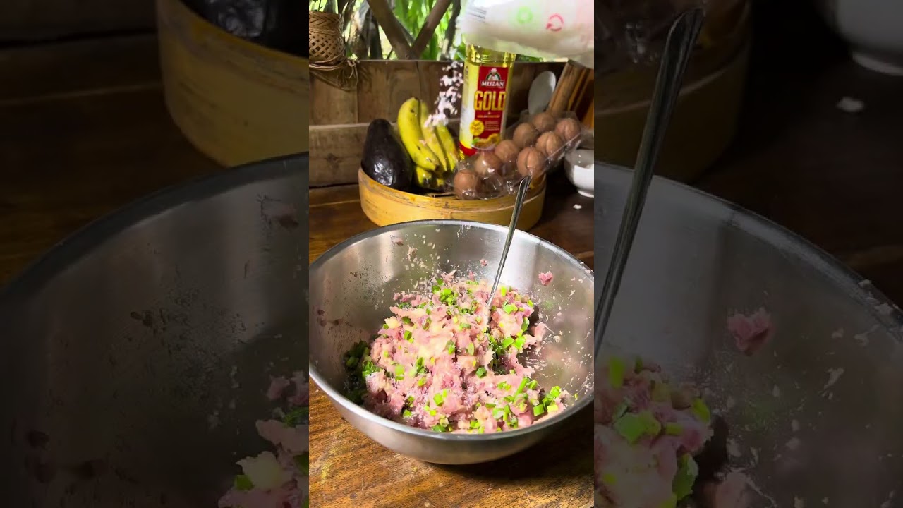 Chỉ cần có bột mì và trứng gà là làm được lá hoành thánh