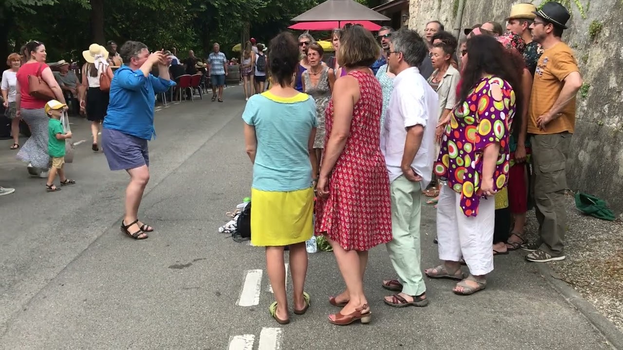 street choir 👨‍🦱👩‍🦰👩‍🦳👴🧑🏻‍🦰Montcuq /France 🇫🇷