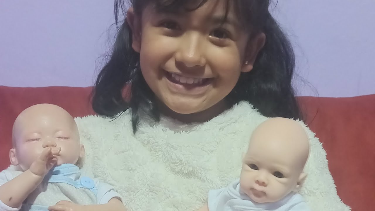 Bebe de silicon y bebe de vinil ventajas y desventajas. 