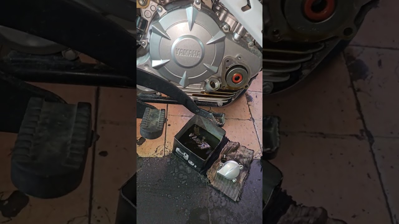 Como se cambia un aceite de una xtz 150 FI