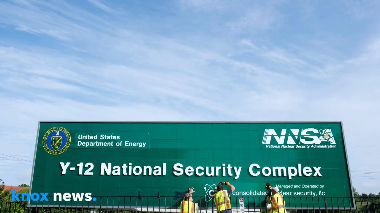 Does Y-12 in Oak Ridge make nuclear weapons?