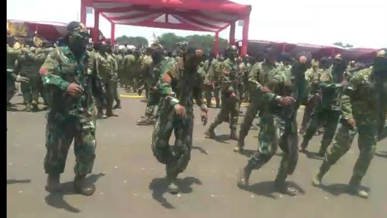 Sajojo Tarian kocak pak Tni