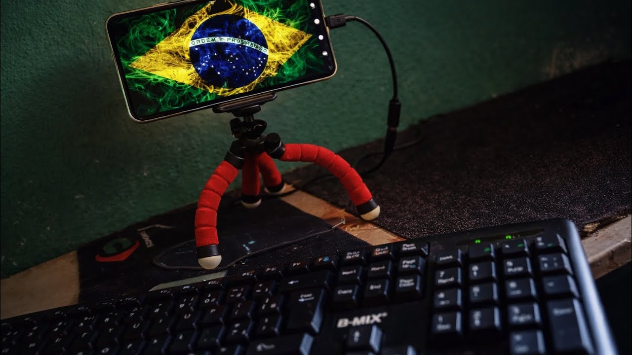 Jogando no GG Mouse pro Free fire mobilador com vip Premium pela primeira no x1