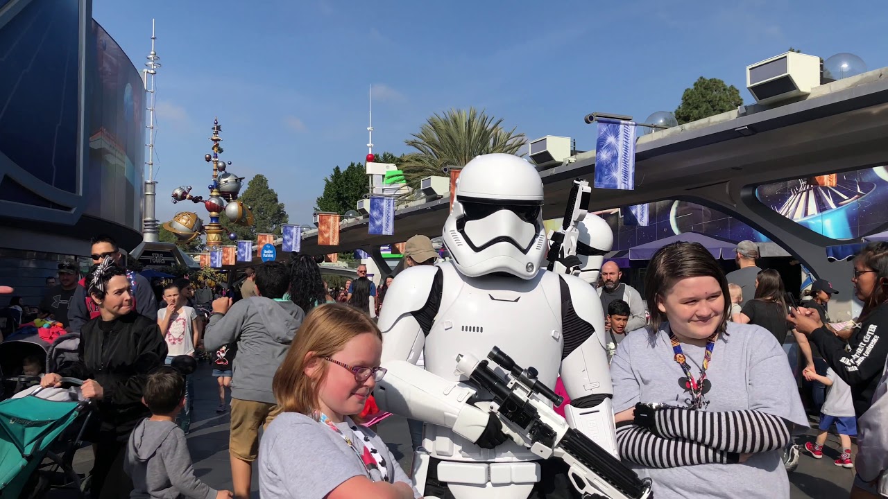 Disneyland Walk Through 2018 4K Steady Cam