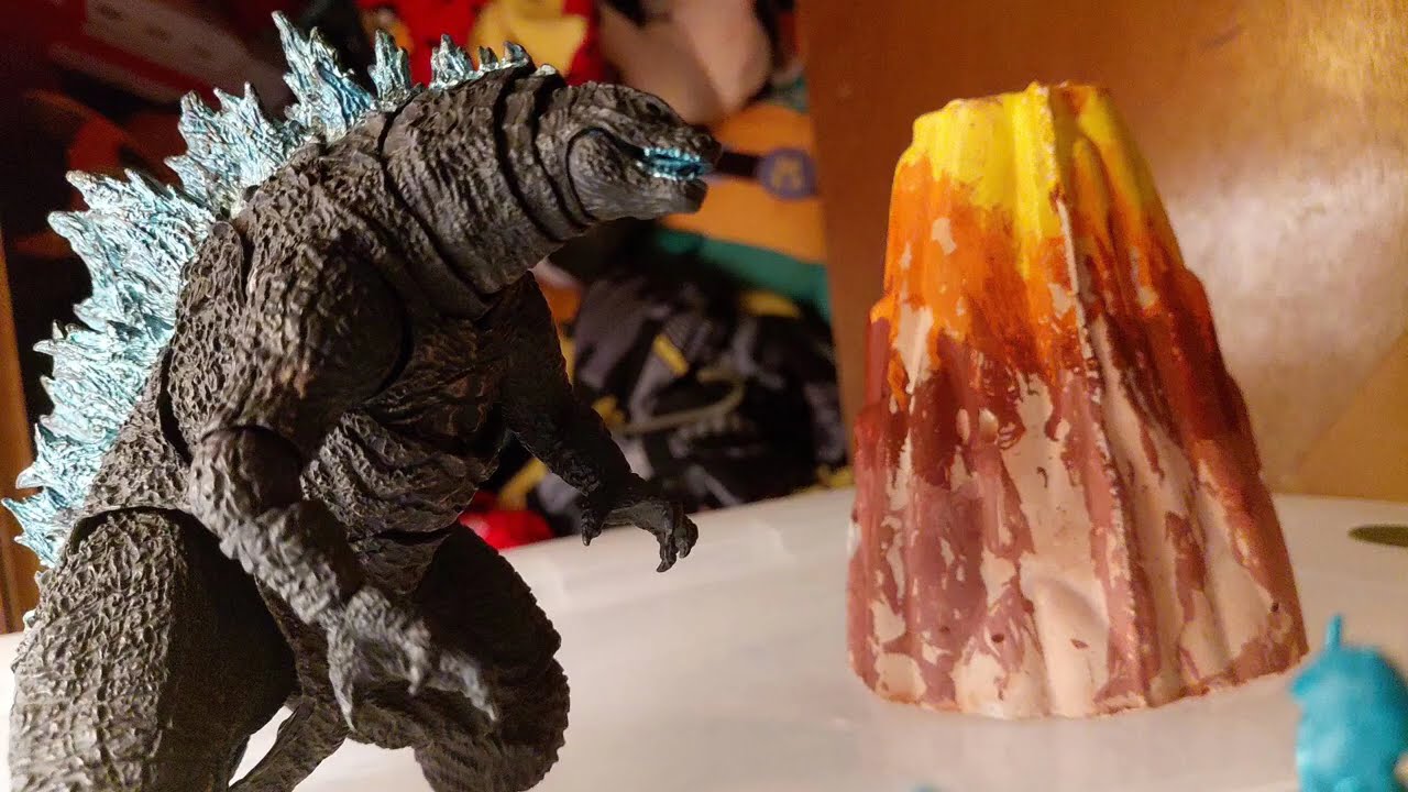 Godzilla VS. King Ghidorah (A Stop Motion Battle)