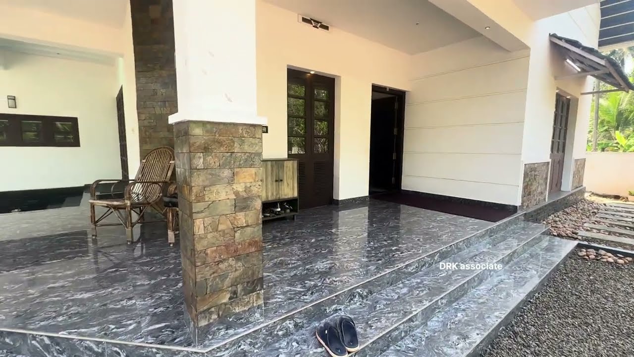17 സെന്റിൽ ഫുൾ FURNITURE അടക്കം 2200 square feet വീട് 