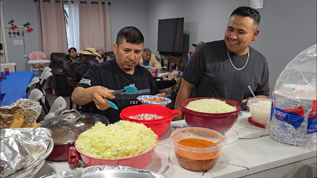 Así Comienza el convivió familiar de acción de gracias aqui con la familia @Vagantedemichoacan