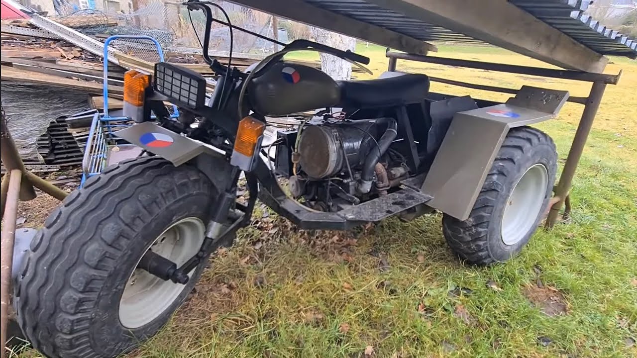 Tříkolka - kříženec Trabanta, Jawy a UNC -  Mladkov