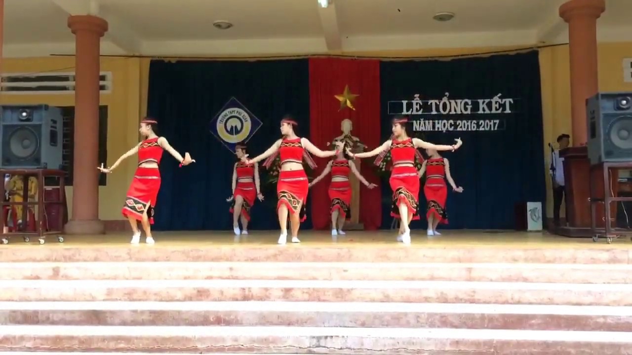 Âm Vang Tây Nguyên ,,, lớp 12A trường THPT Phú Xuân