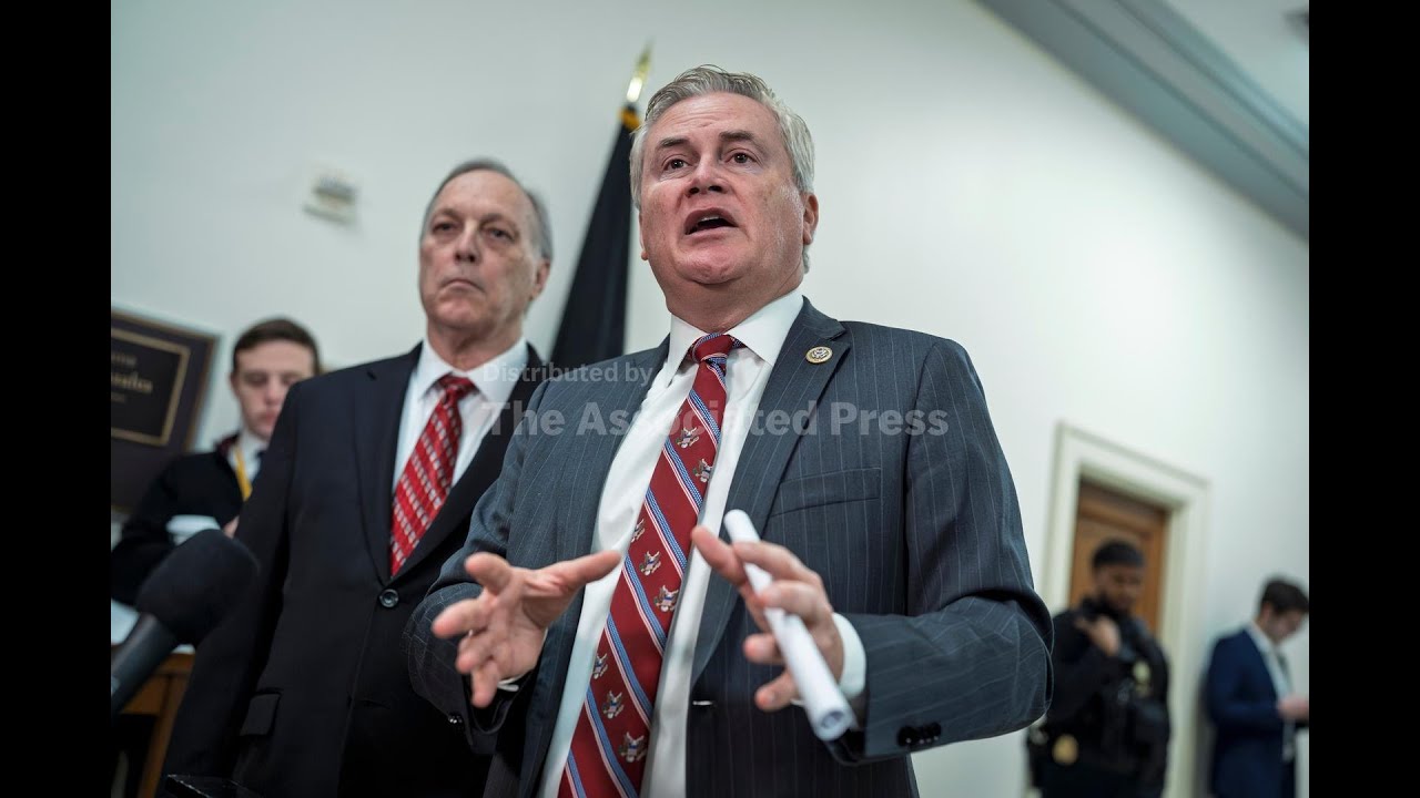 AP reporter describes outside the hearing room as lawmakers met with Ghislaine Maxwell