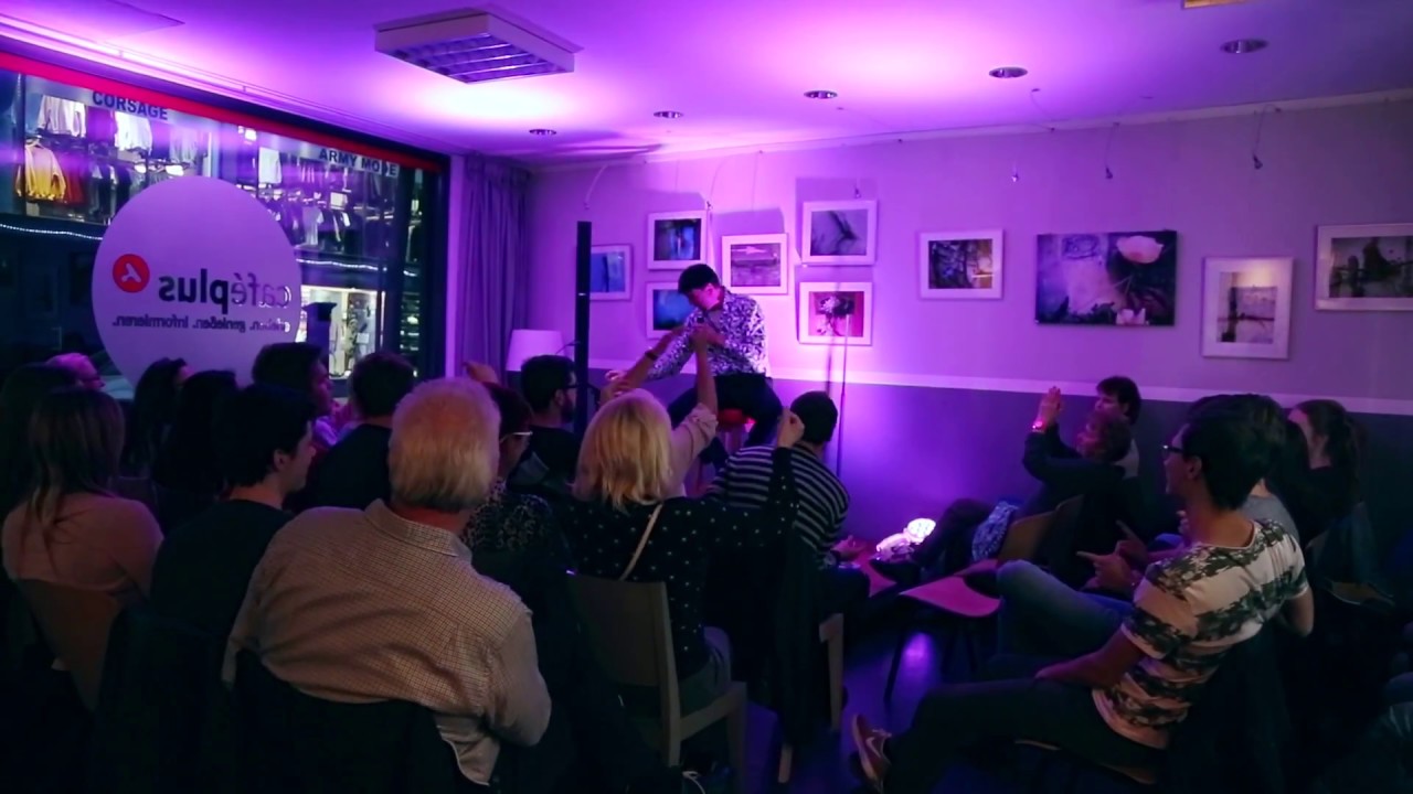 Oliver Steinhoff als Elvis unplugged im caf&eacute;plus