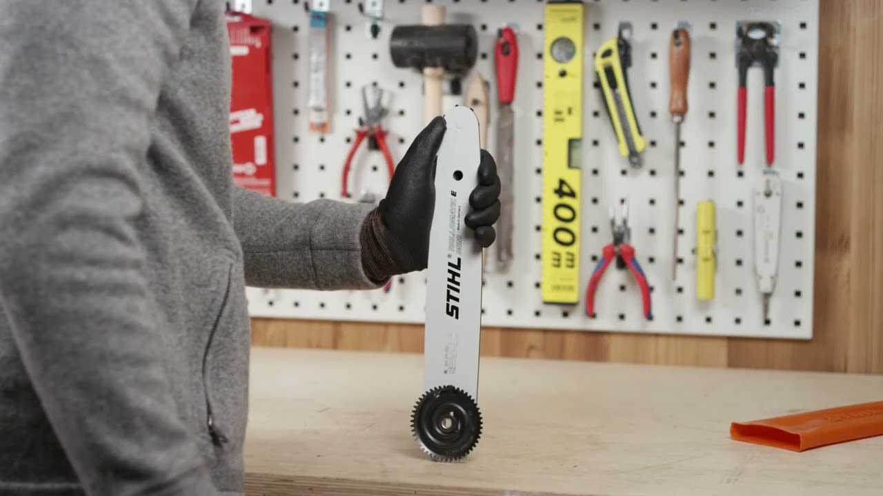 Zaagblad & ketting monteren + aanspannen STIHL MS 180 CB-E ✅ | Tips van keizers.nu