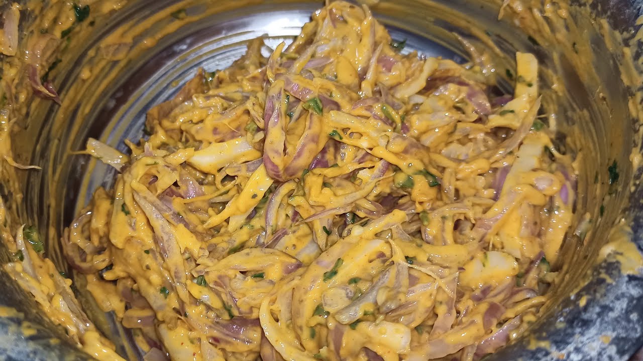Kanda , aalu ka Bhajiya........Mummy & Varsha's Recipe is live!