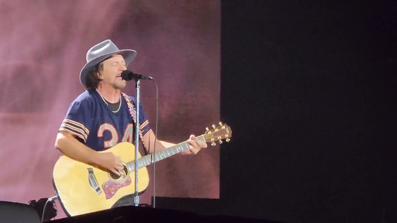 Pearl Jam - No Surrender (Bruce Springsteen Cover) Live Sydney (23/11/2024)