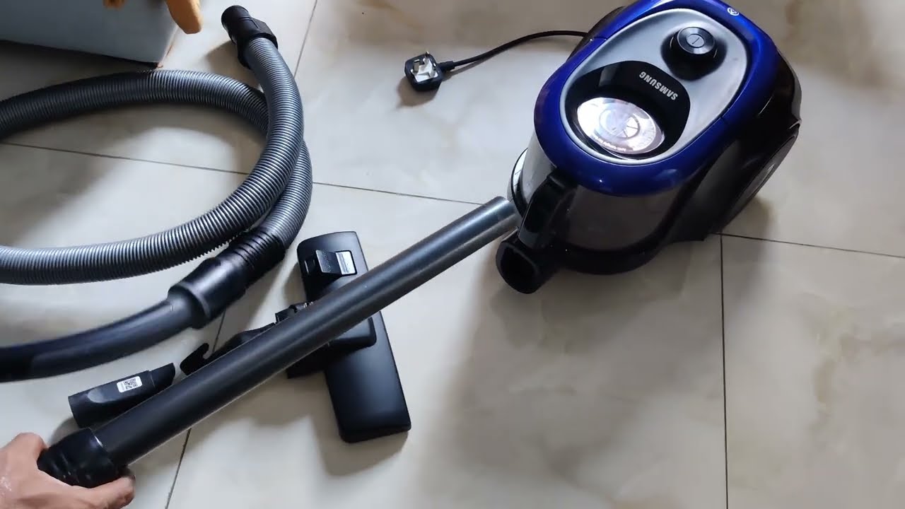 How to use a Samsung Canister vacuum cleaner VC2100 #samsung #vacuumcleaner #vc2100 #samsungcanister