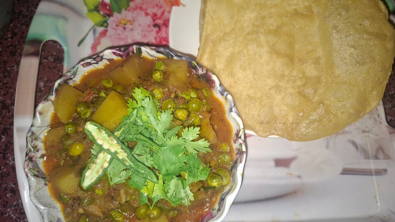 Aloo matar ki Sabji aur puri ki recipe vlog..