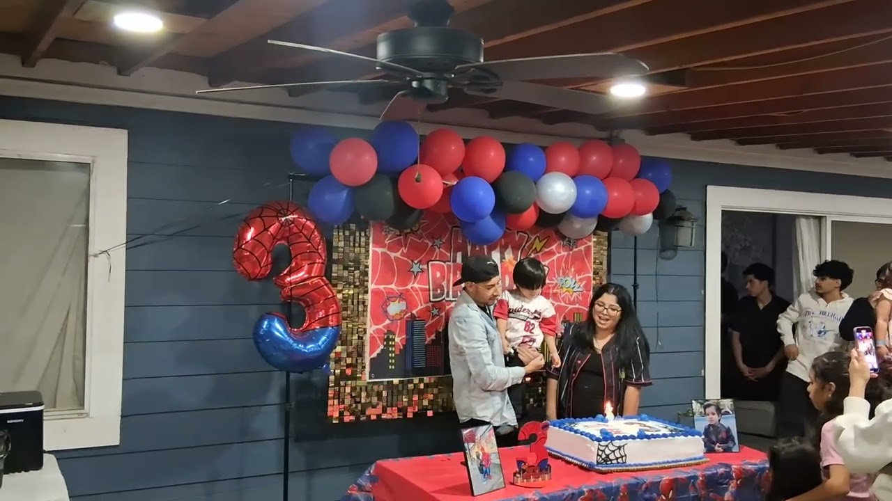 3 Años de Alexander Arias Albarran (No tengo los derechos de autor 