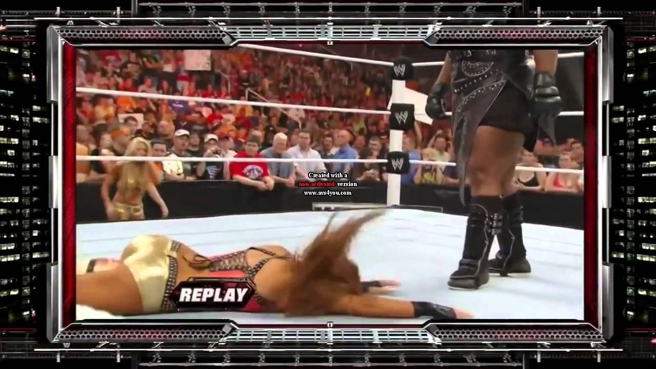 Great sells by WWE Divas and TNA Knockouts