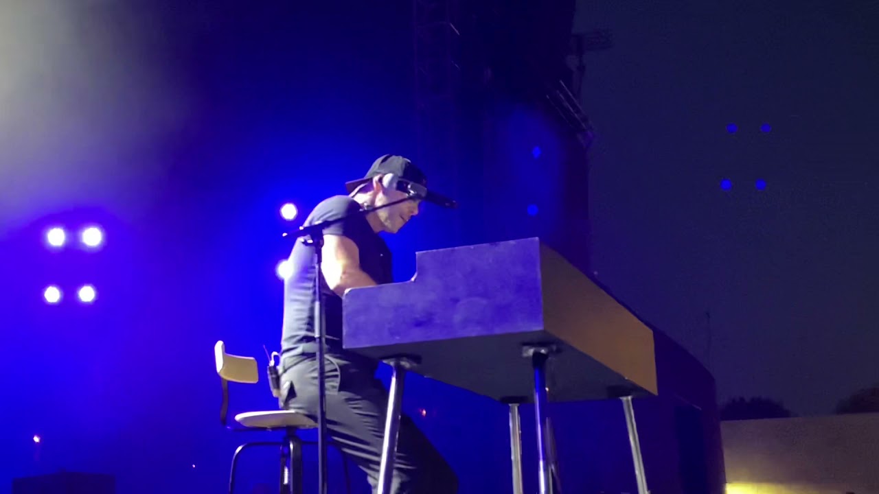 רמי קלינשטיין - עד שתעזוב, מתוך המופע המשותף של ריטה ורמי קלינשטיין (לייב פארק ראשל״צ - 18.06.21)